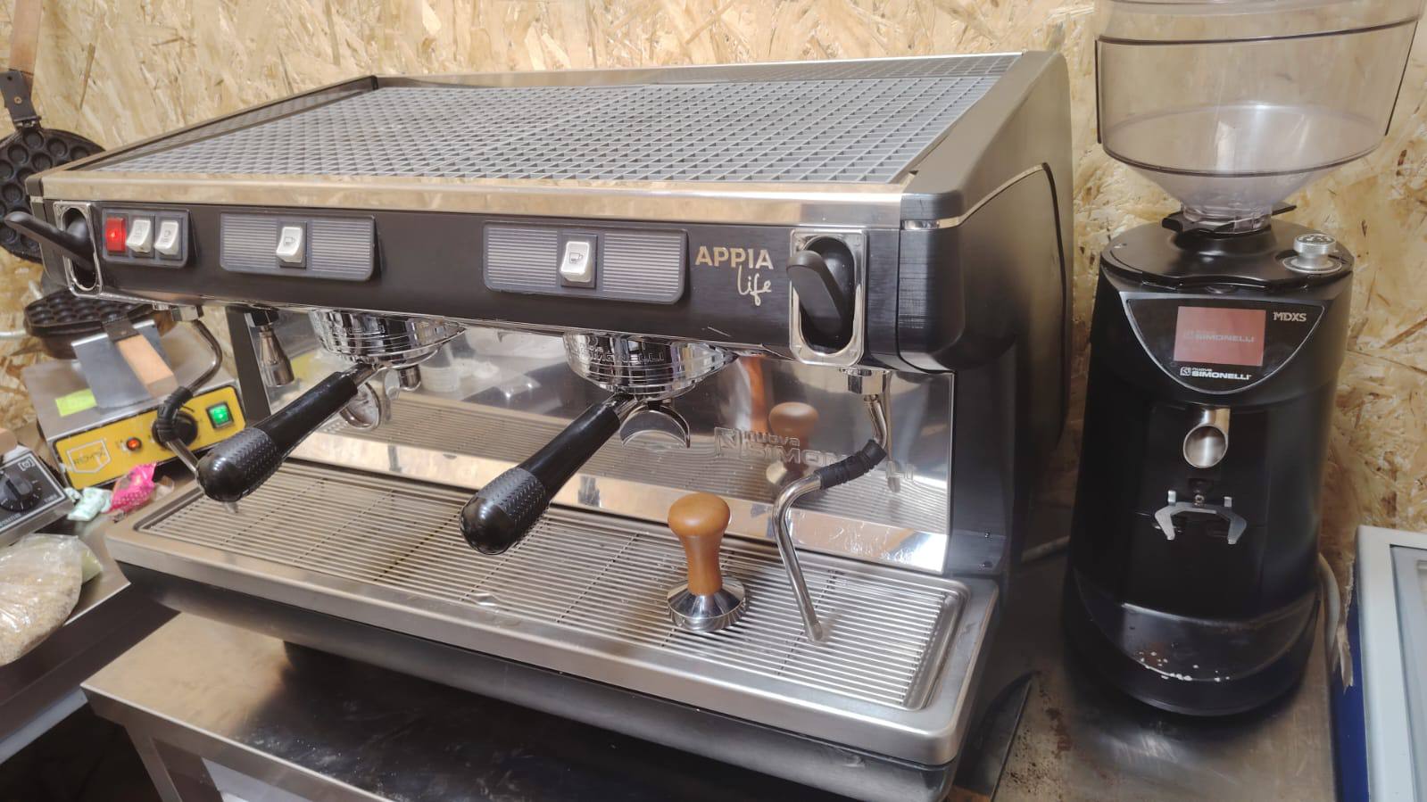 Nuova Simonelli Appia Life 2 qruplu espresso aparatı thumbnail 3